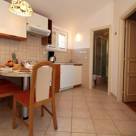 Story Apartment Bol
