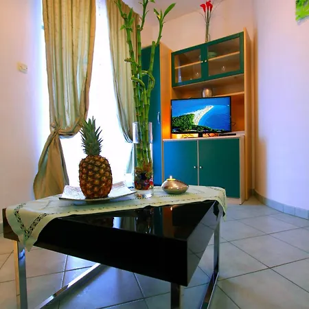 Story Apartment Bol