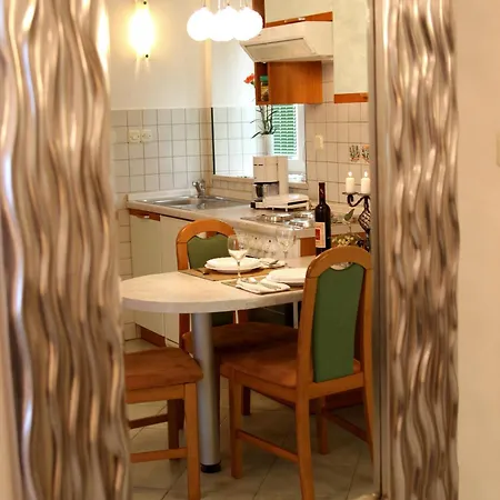 Apartment Story *