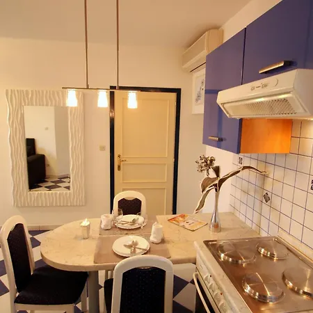 Story Apartment Bol