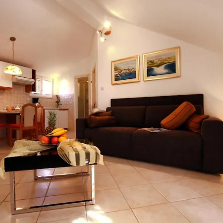 Story Apartment Bol